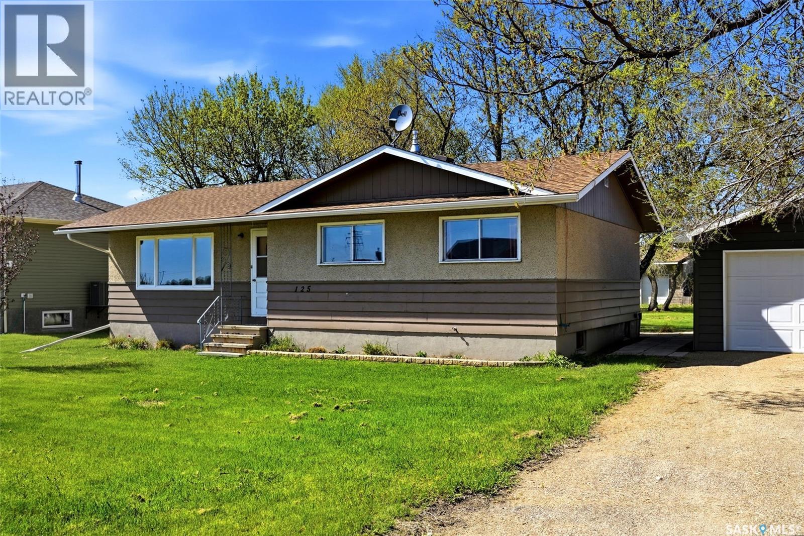 125 Brownlee AVENUE