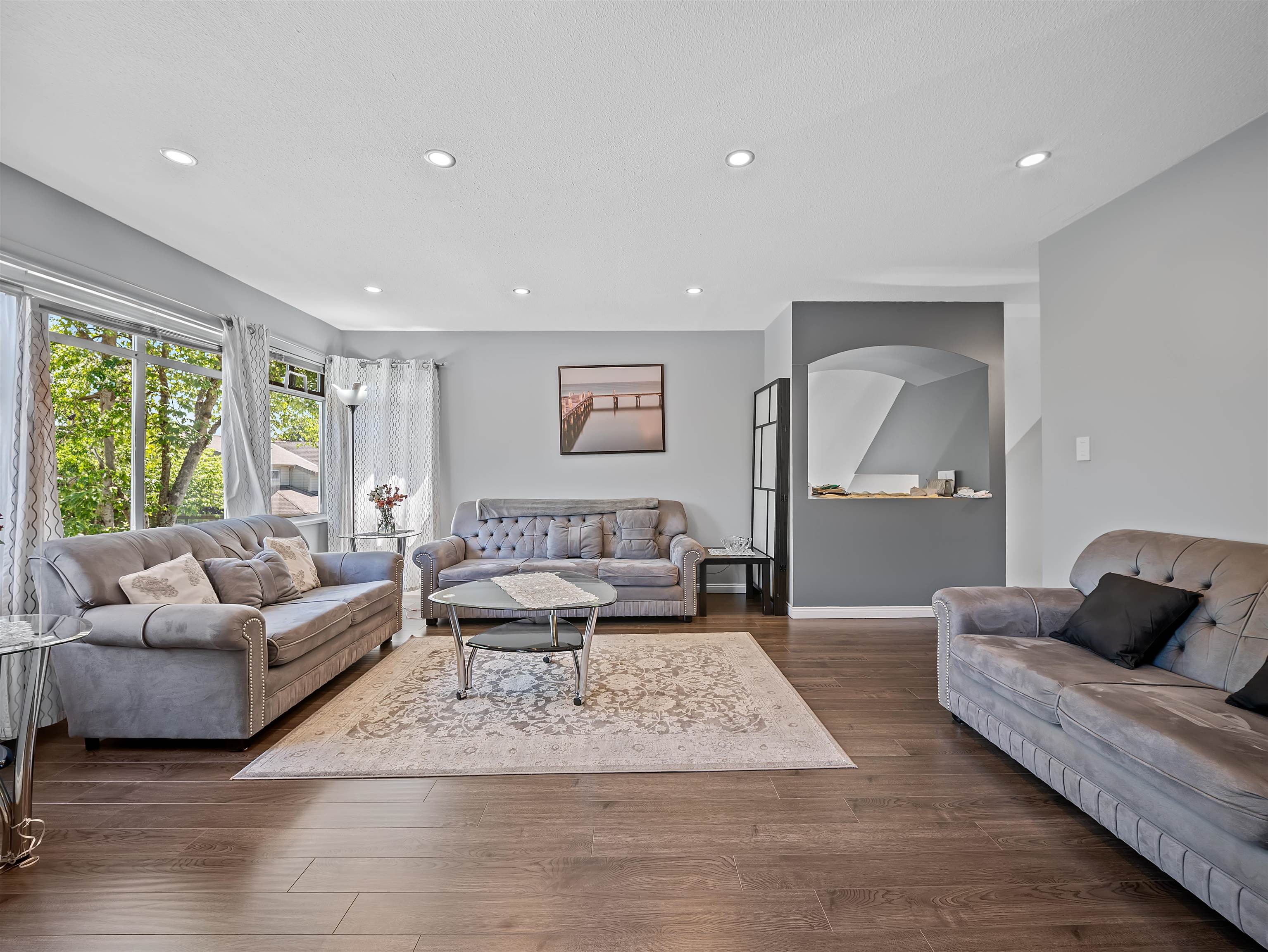 Additional image 2 of 3-10238 155a Street, Surrey, BC, V3R 0V8