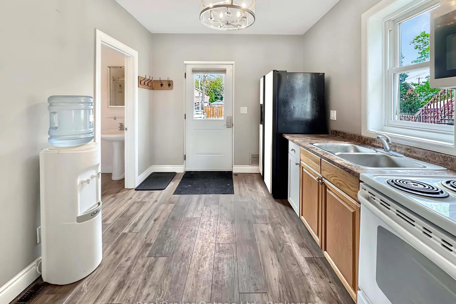 Additional image 9 of 273 Brant Avenue