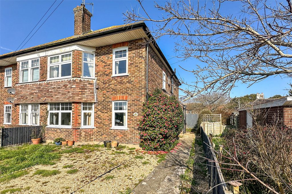 2 bed flat for saleThe Grangeway, Rustington, Littlehampton, West Sussex BN16