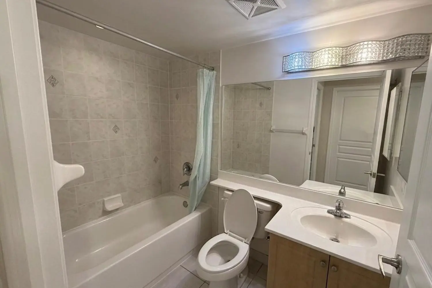 Additional image 10 of 310 Red Maple Road 1203
