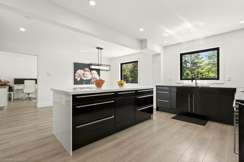 Additional image 3 of 2192 Melissa Crescent, Burlington, ON, L7P 4J7