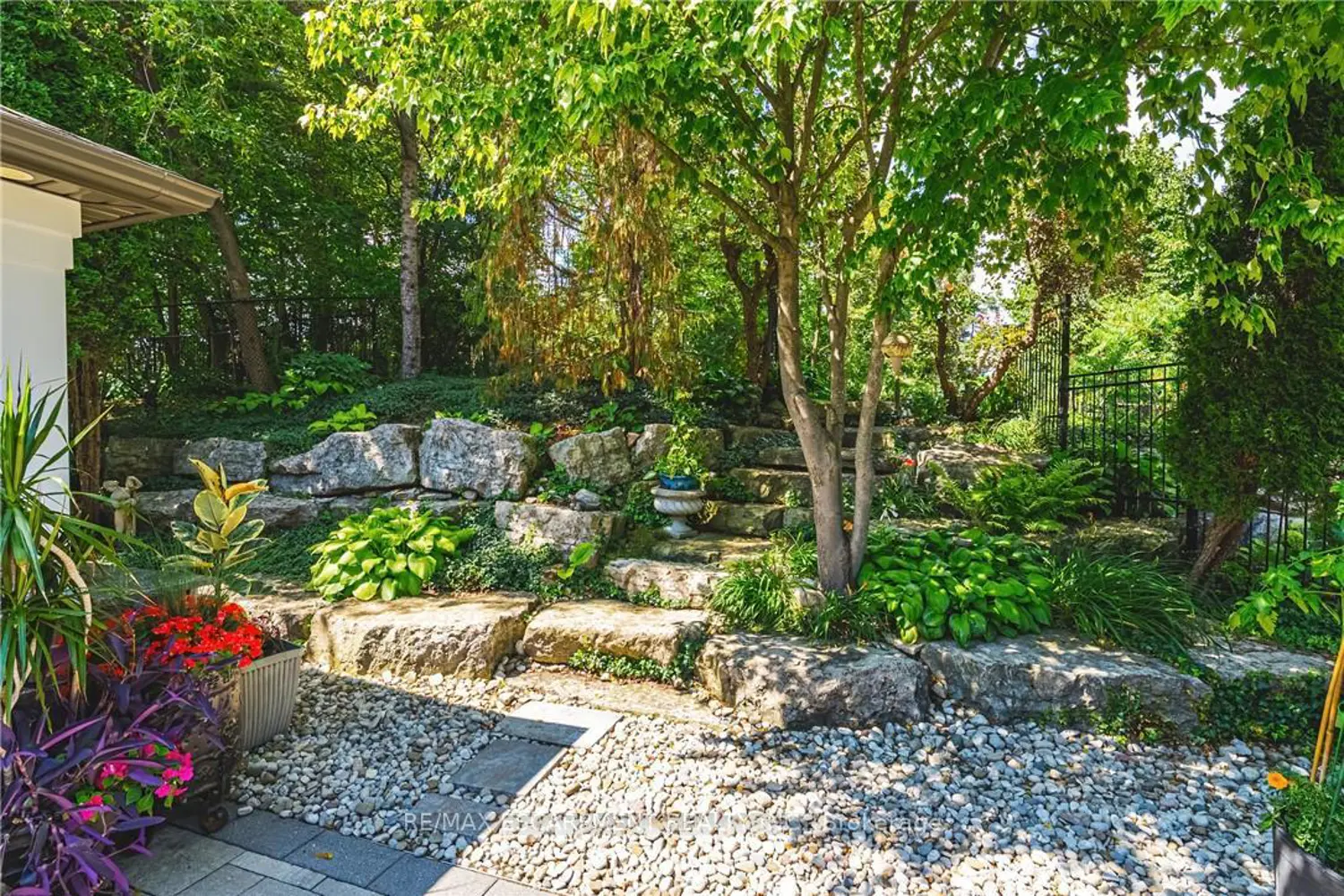 Additional image 17 of 33 Golfview Crescent