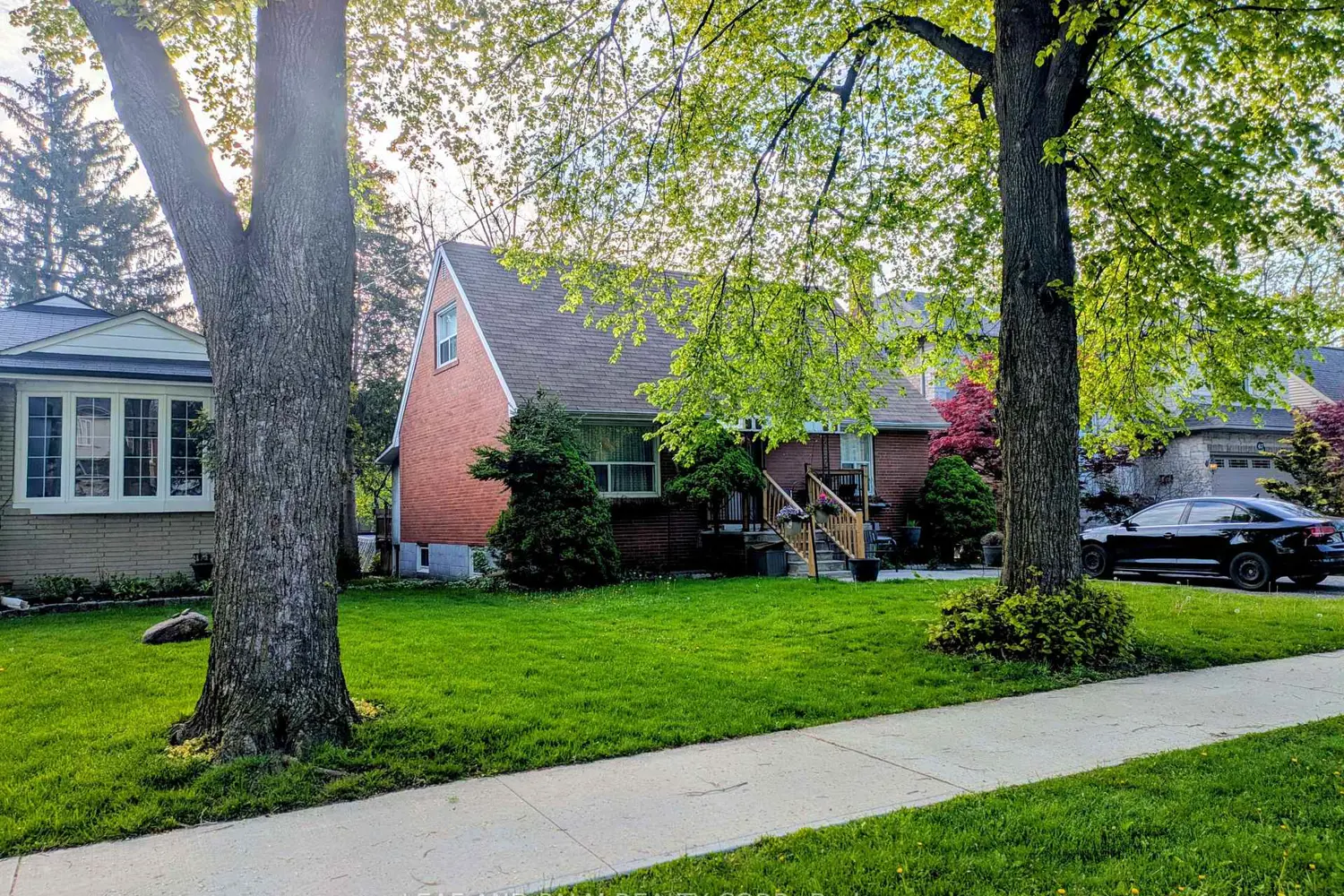 69 Shaver Avenue photo 3