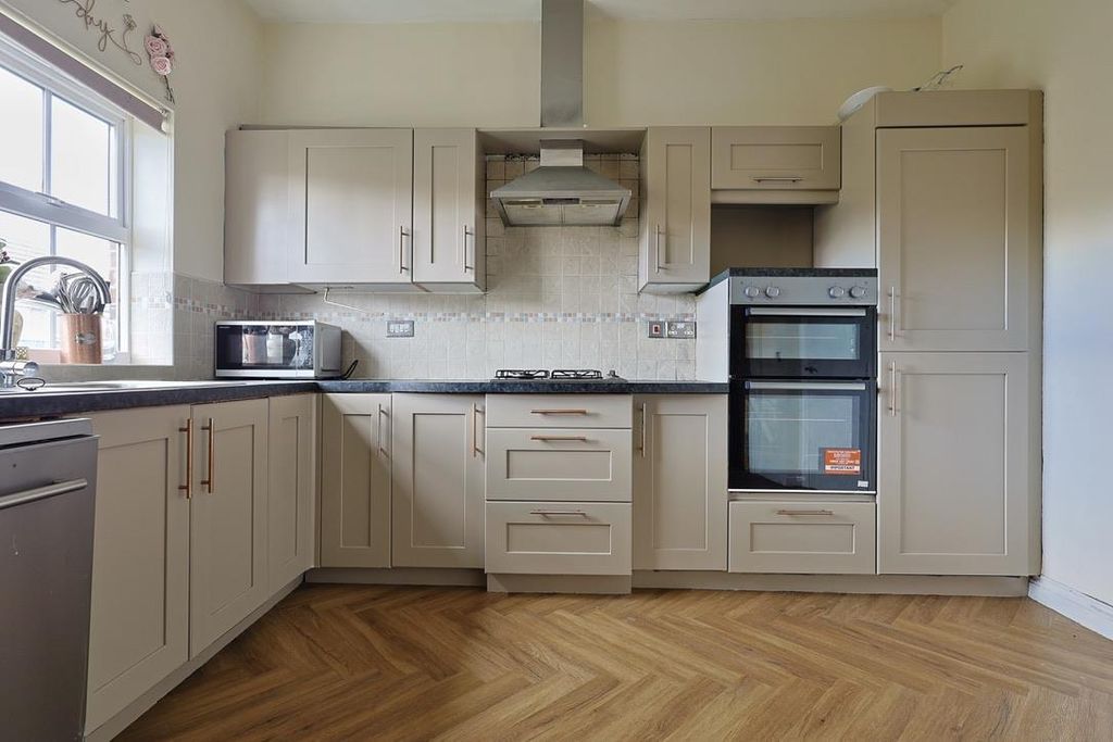 Additional image 2 of 5 bed end terrace house for saleFeatherstone Grove, Newcastle Upon Tyne NE3