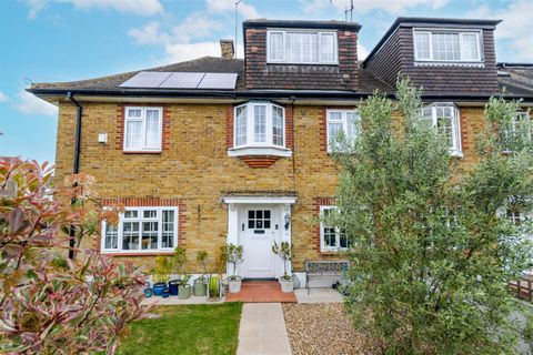 Poplars Close, Ruislip HA4