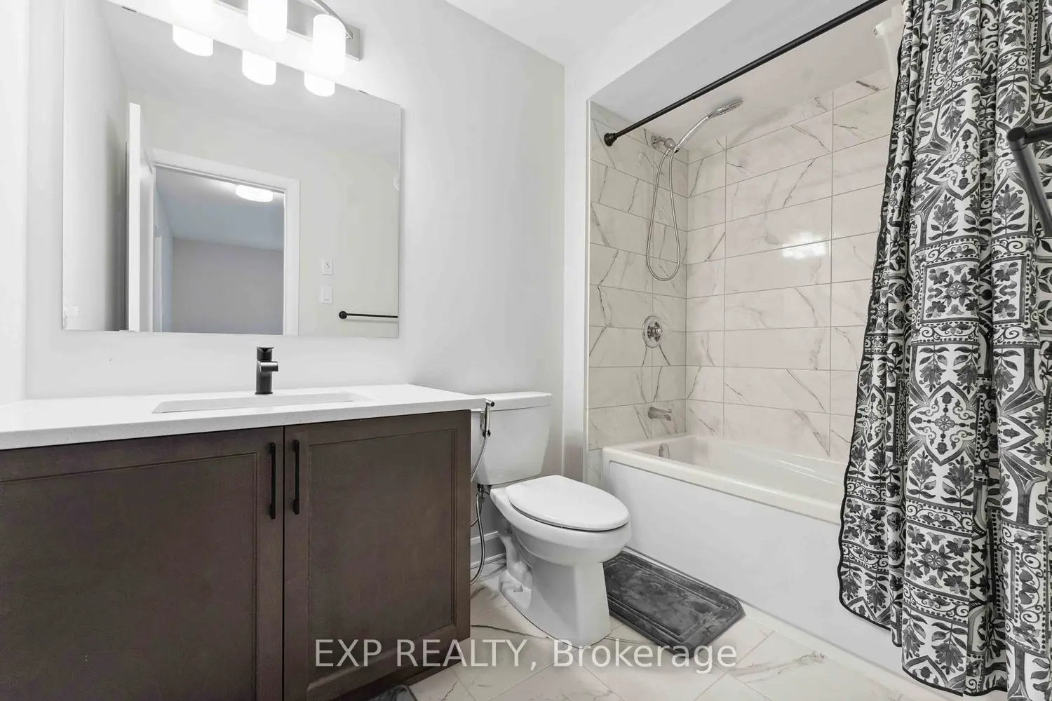 934 Clarkia Street photo 2