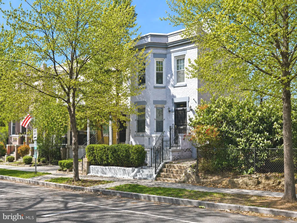 Additional image 36 of 1020 10th Street NE, Washington, DC 20002