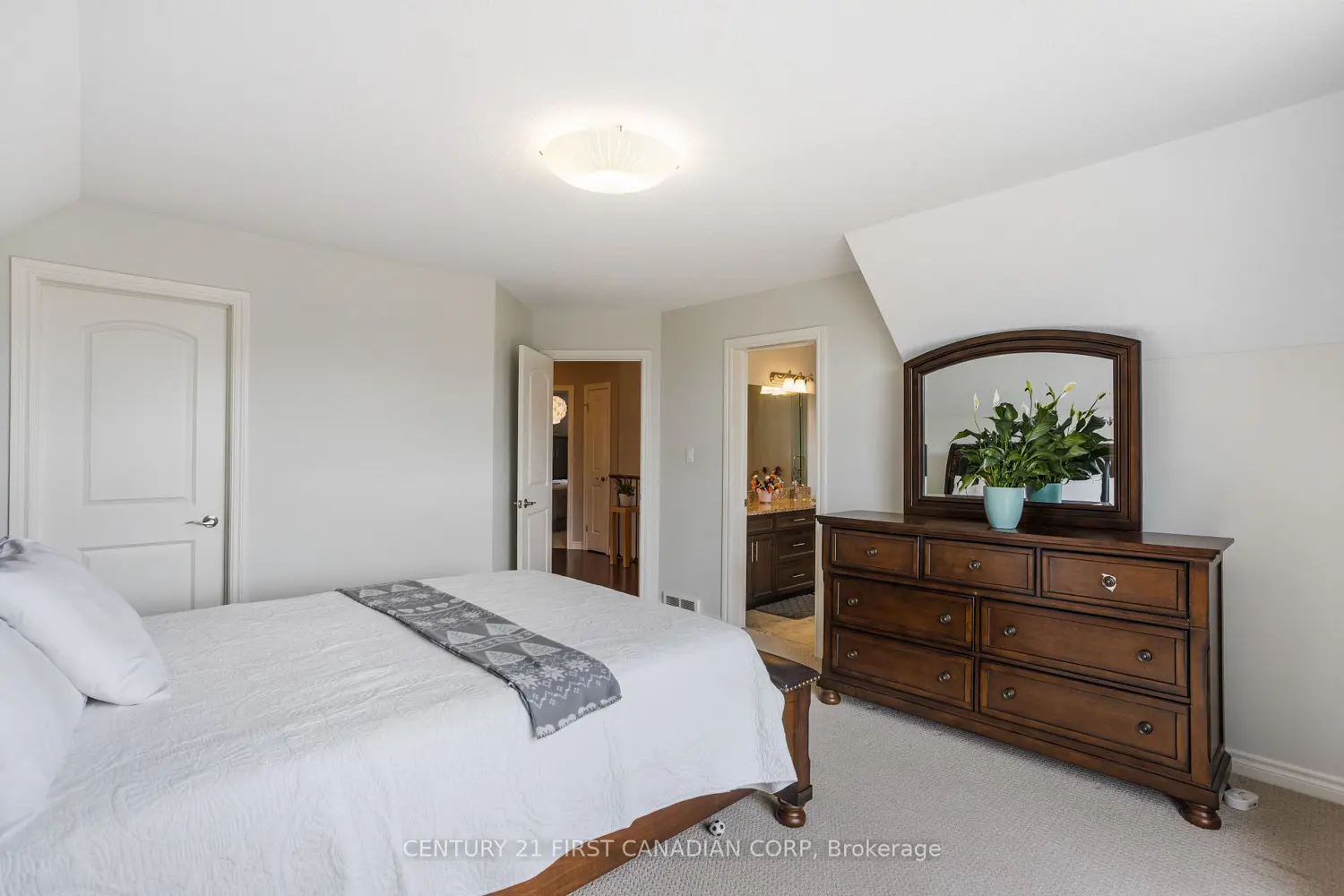 Additional image 10 of 6621 Navin Crescent