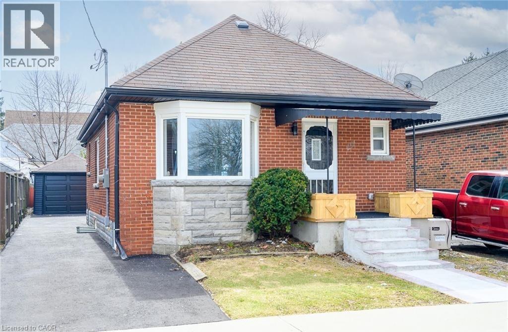 150 BRUCEDALE Avenue E Unit# Lower
