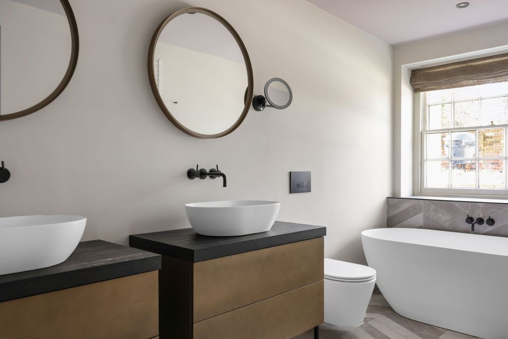 Additional image 14 of 4 bed flat for salePainswick Road, Cheltenham GL50