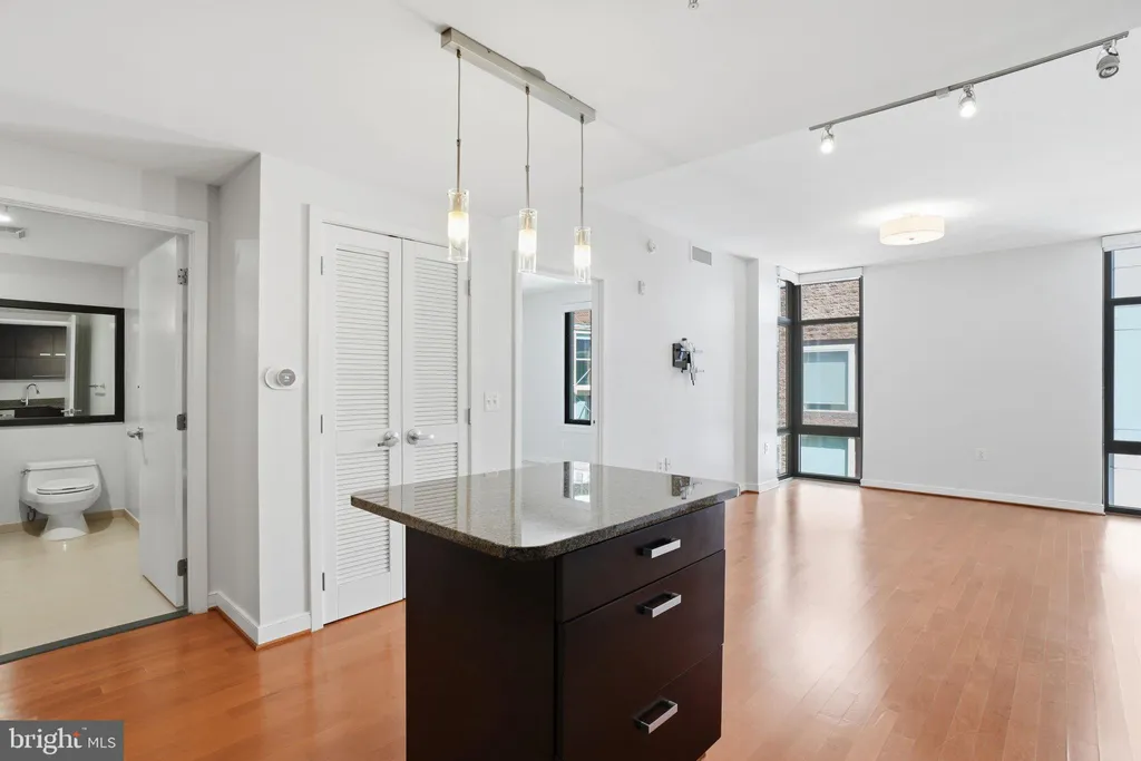 Additional image 10 of 1010 Massachusetts Avenue NW Unit 812, Washington, DC 20001