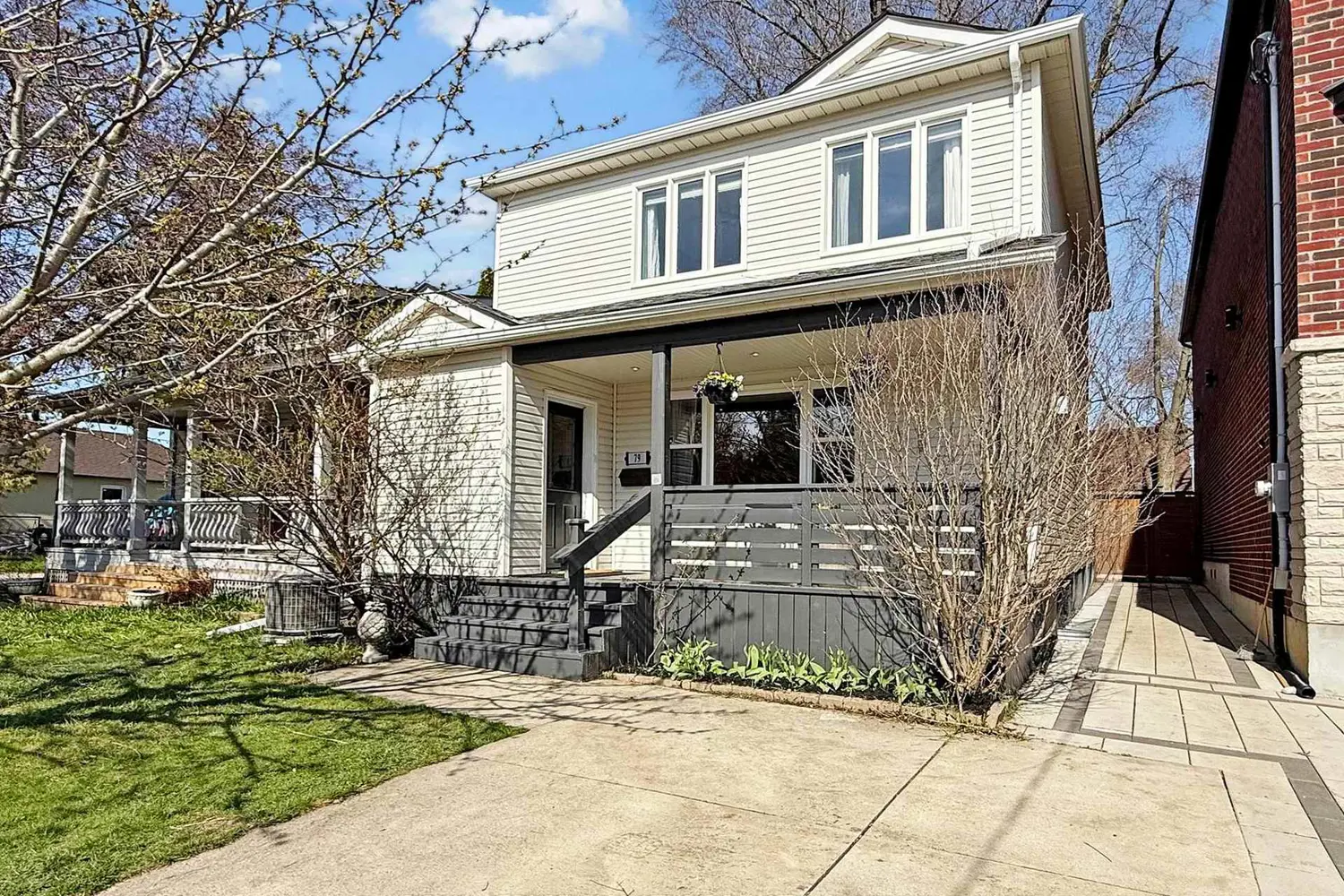 79 Meighen Avenue photo 2
