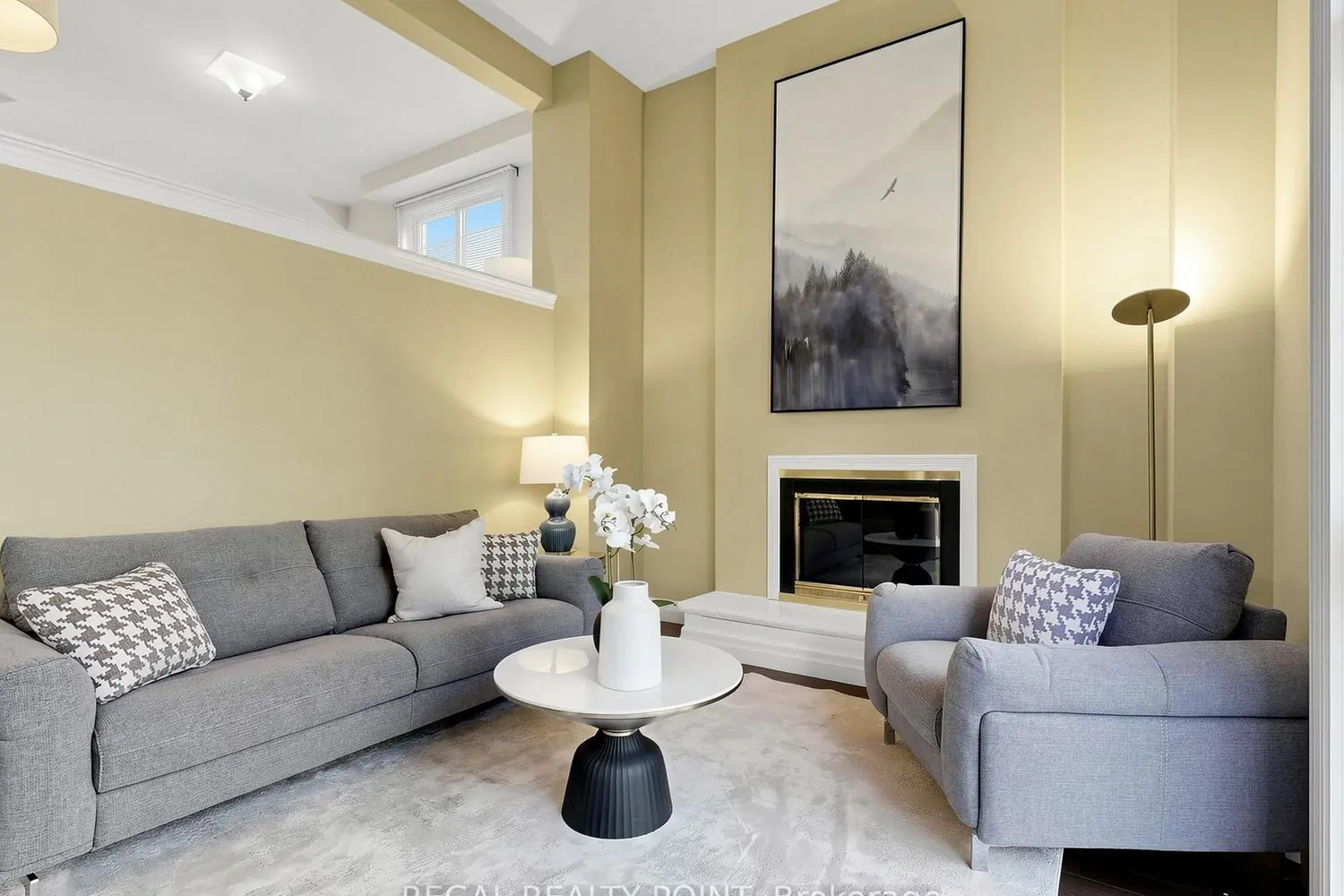 116 Loganberry Crescent photo 2