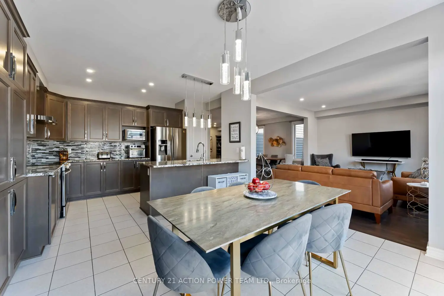 54 Malachigan Crescent photo 3