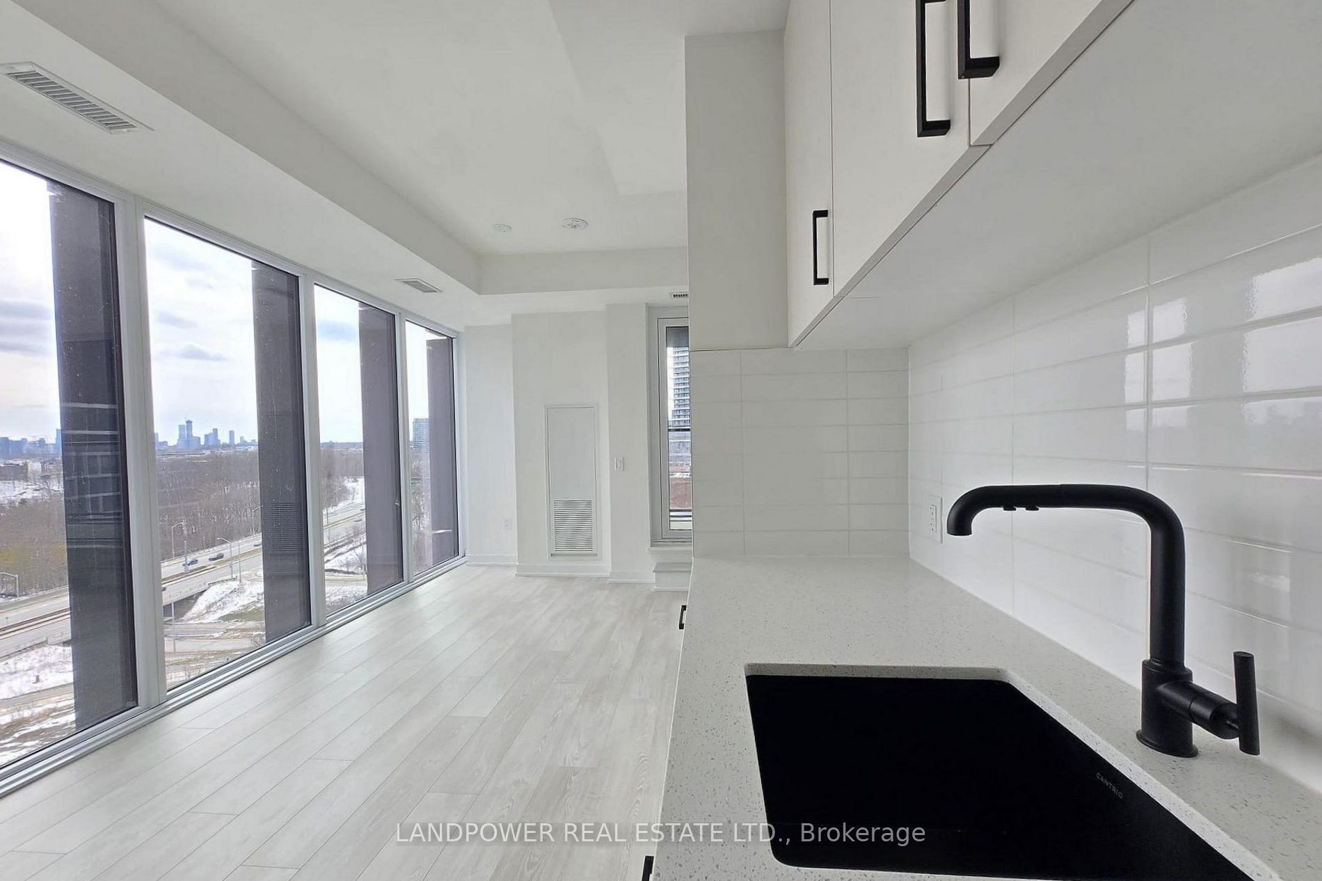 611-5 Quarrington Lane, Toronto, ON, M3C 0S5