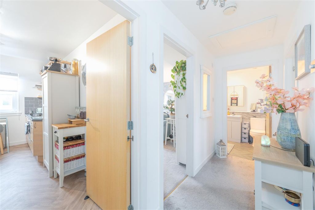 Additional image 6 of 2 bed flat for sale18 Strae Brigs, St. Boswells, Melrose TD6