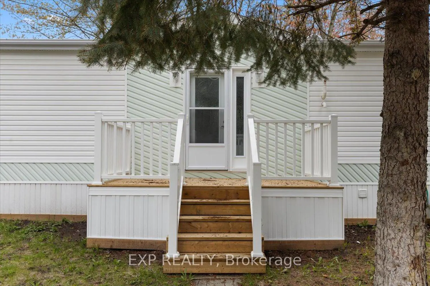 1083 Vista Tara Private