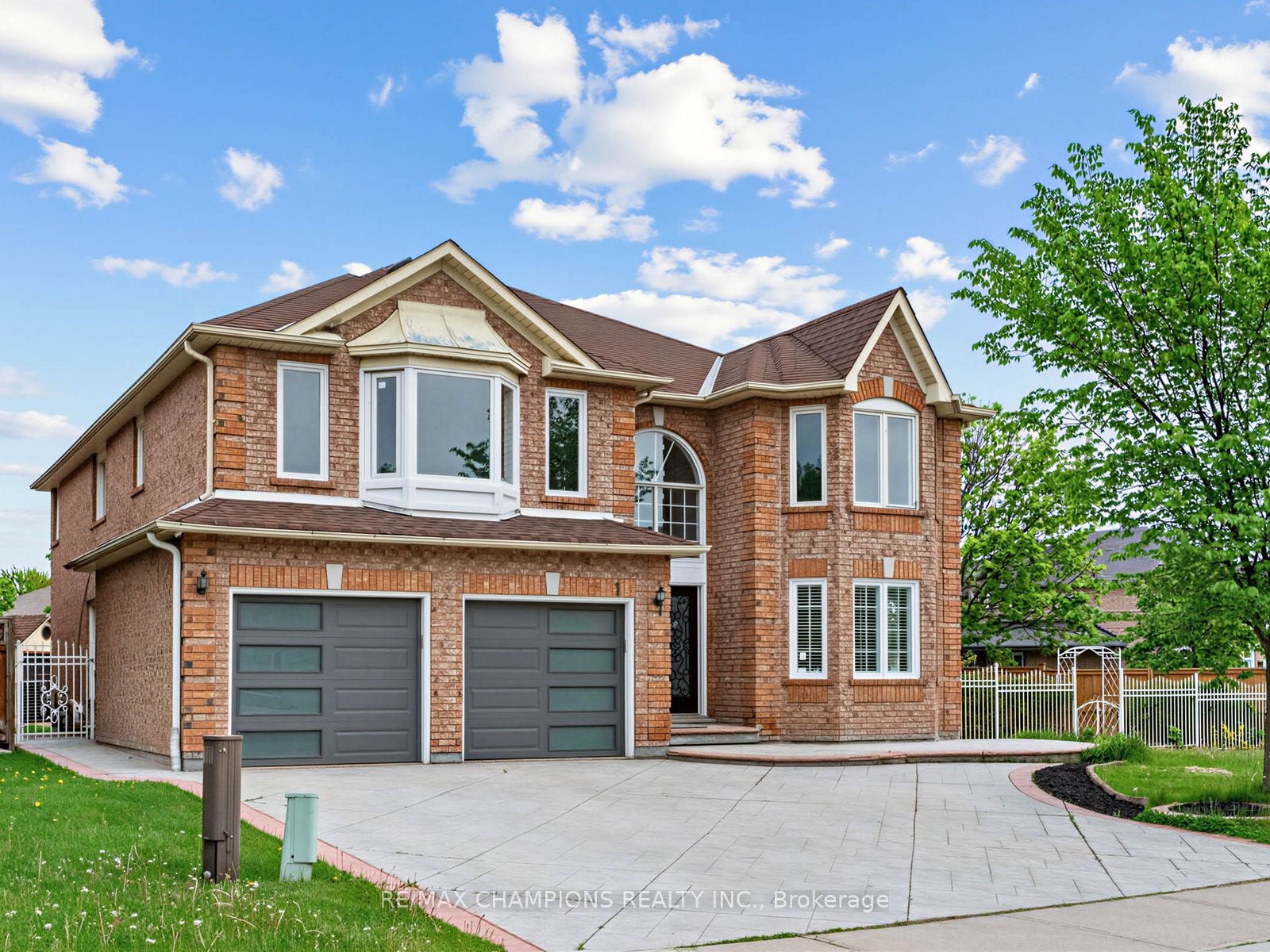 1 Cluster Oak Place, Brampton, ON, L6R 1V2