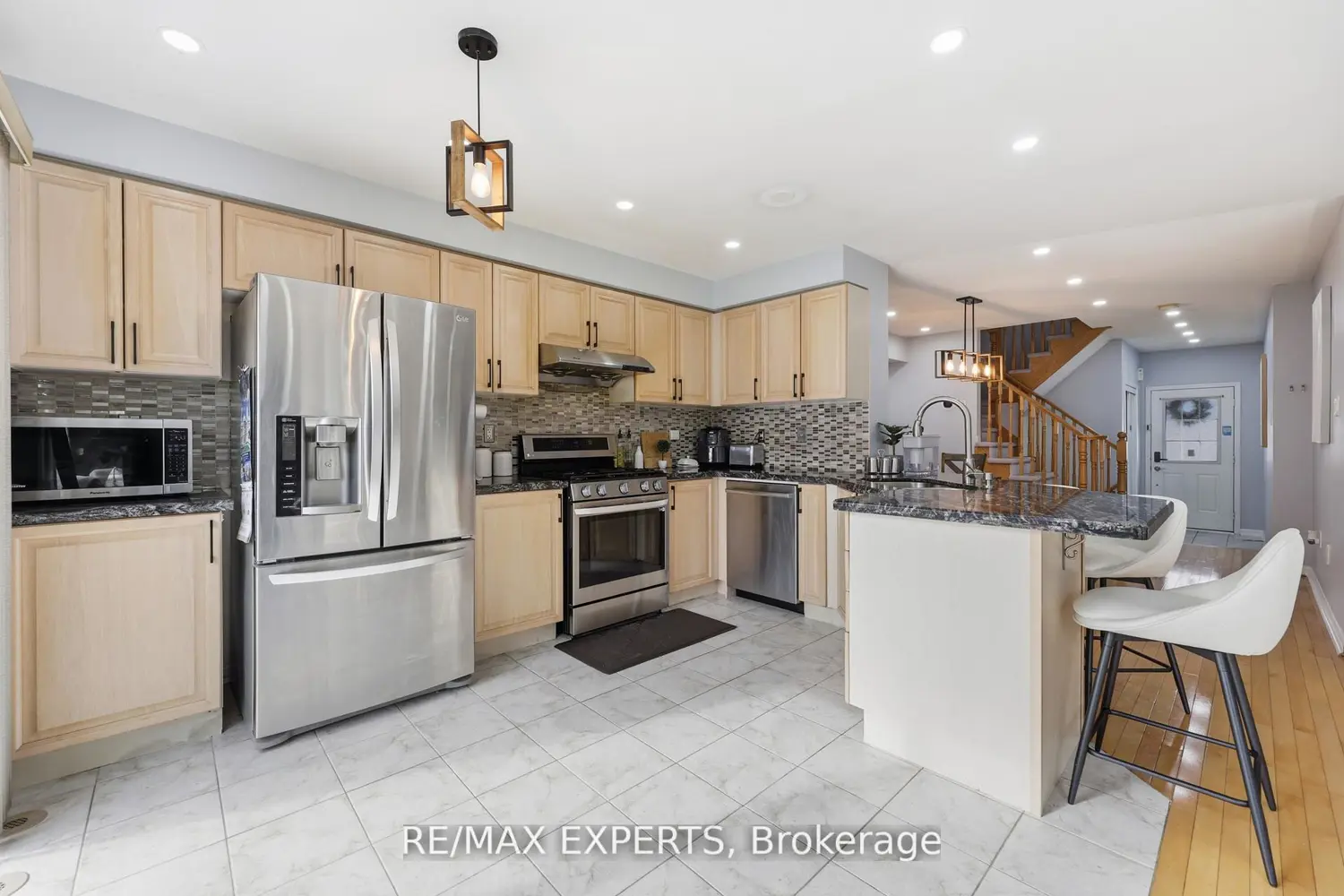 926 Thompson Road photo 5