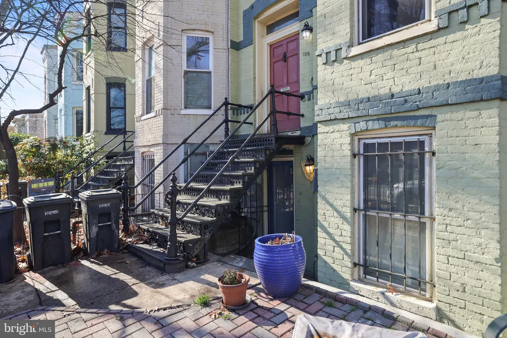 106 8th Street NE Unit B, Washington, DC 20002
