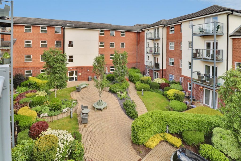 Additional image 4 of 2 bed flat for saleHigh Street, Wolstanton, Newcastle ST5