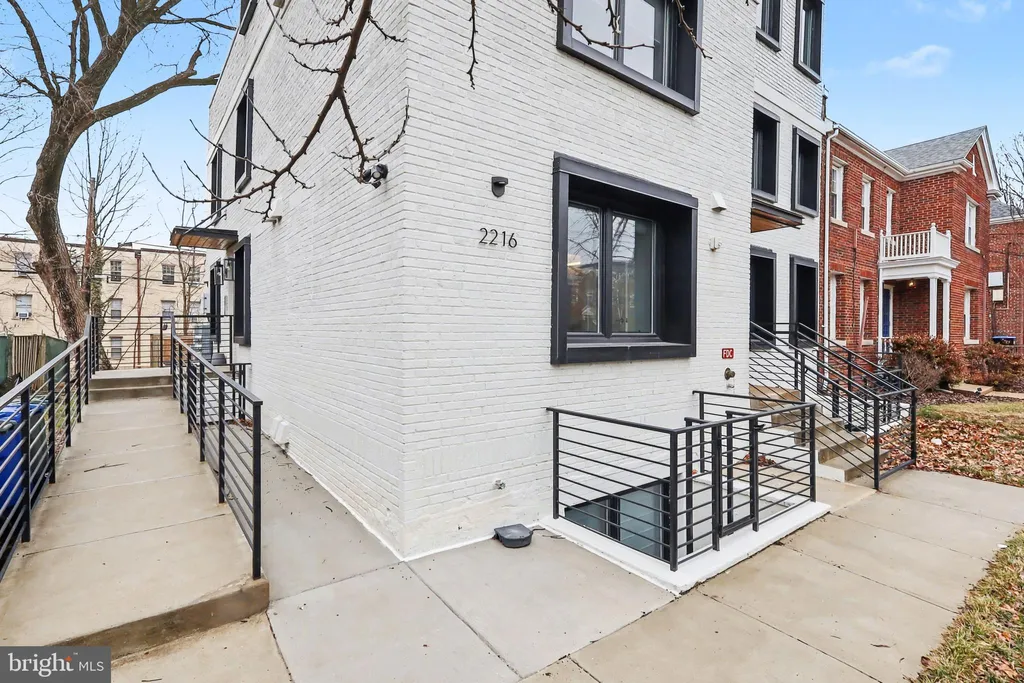 Additional image 22 of 2216 40th Place NW Unit 4, Washington, DC 20007