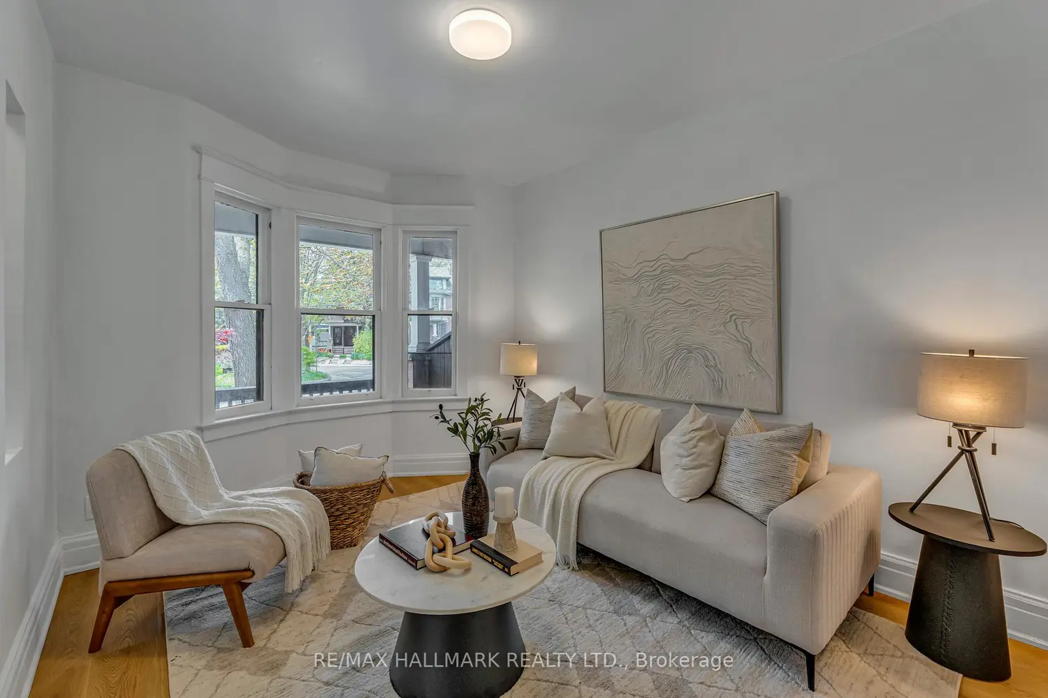 49 Ravina Crescent photo 3
