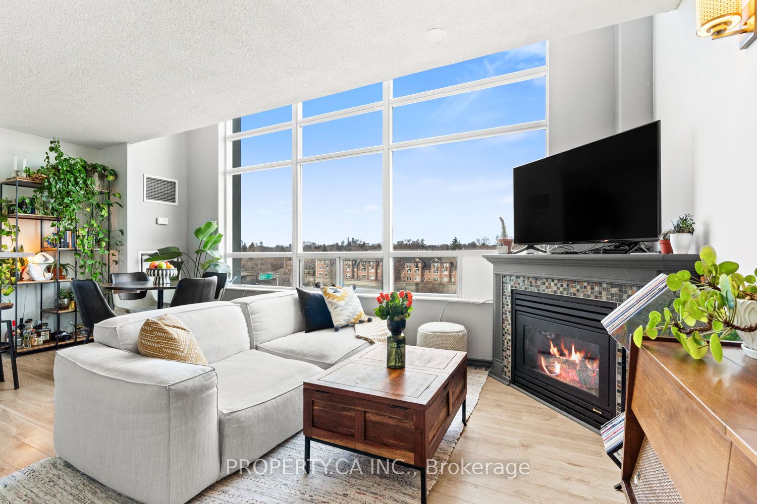 421-200 Manitoba Street, Toronto, ON, M8Y 3Y9
