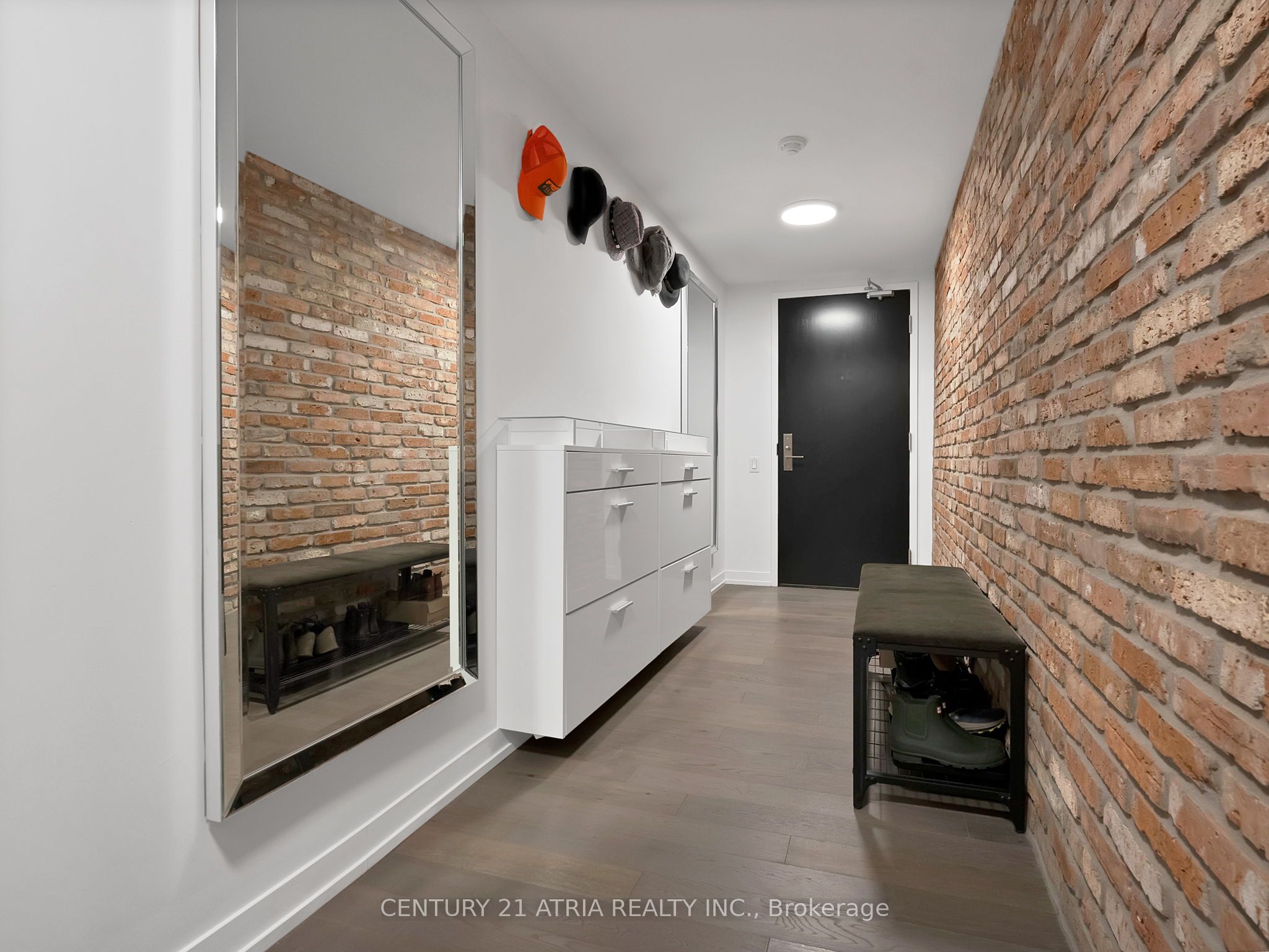 Additional image 2 of 318-95 Bathurst Street, Toronto, ON, M5V 0M9