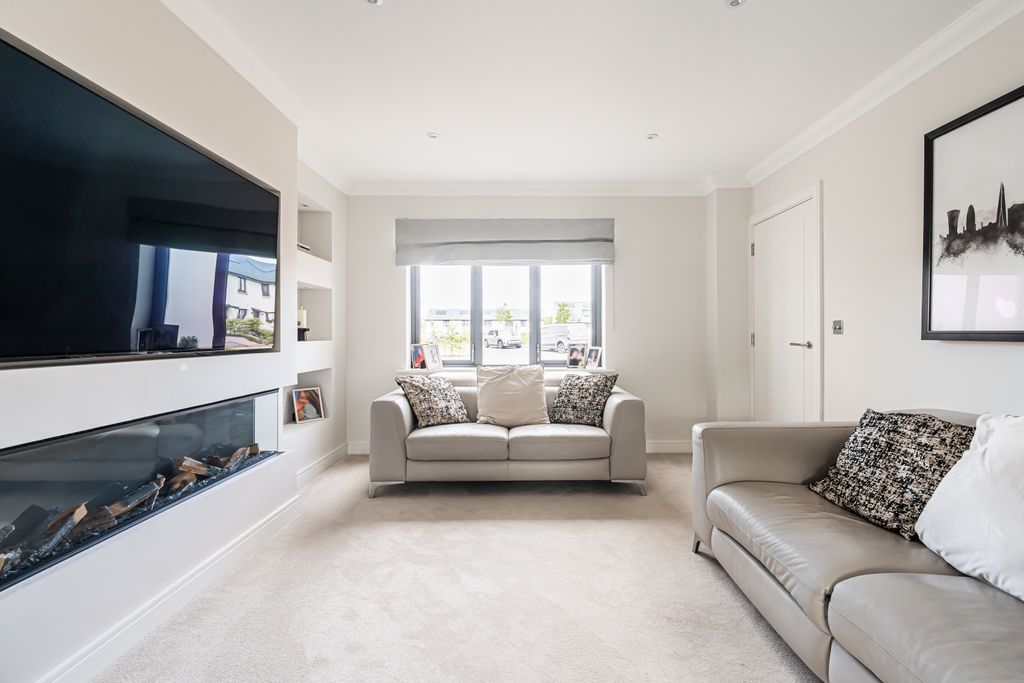 Additional image 2 of 5 bed detached house for sale8 Viscount Drive, Dalkeith EH22