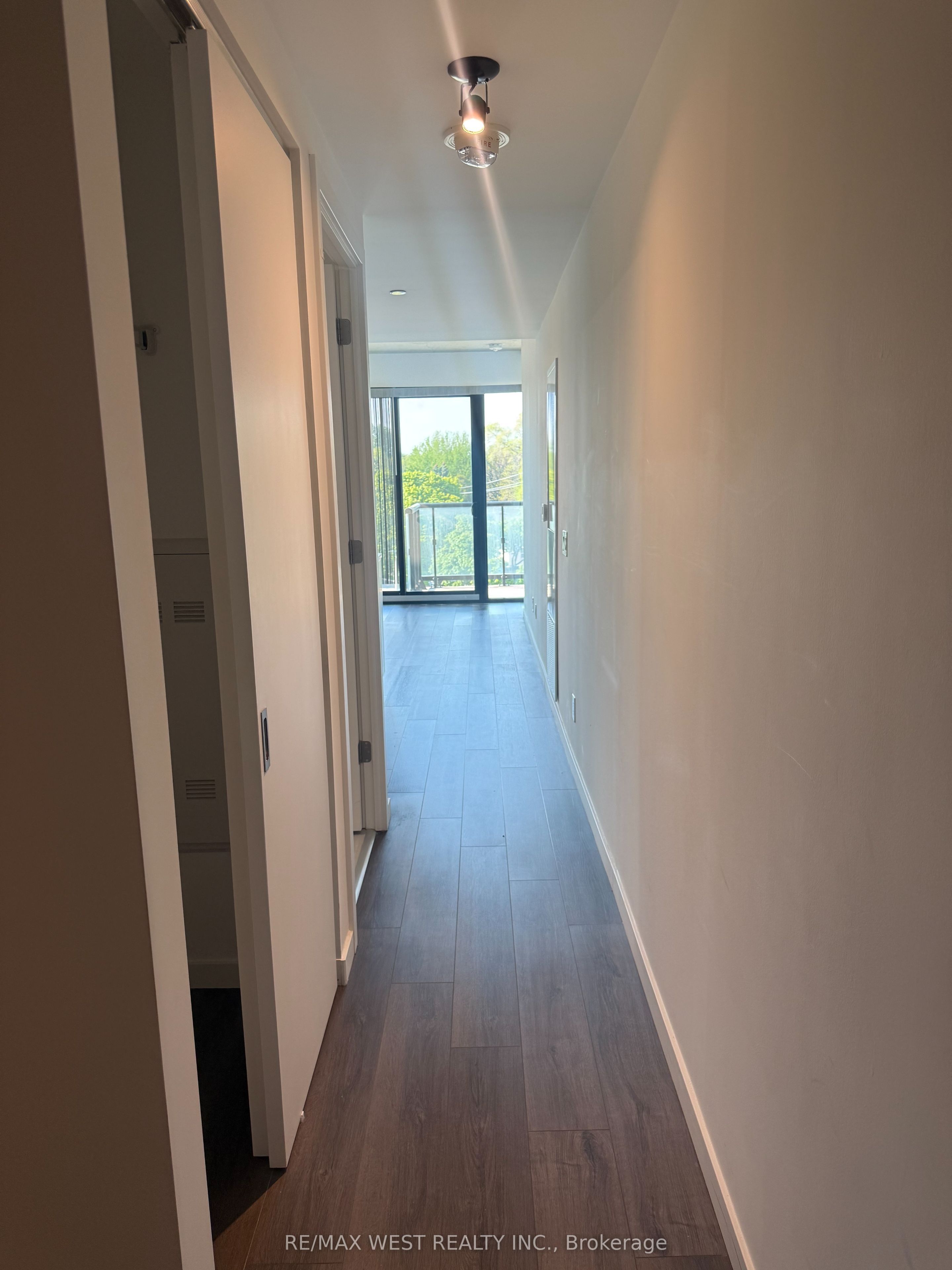 Additional image 2 of 407-7 Smith Crescent, Toronto, ON, M8Z 0G3