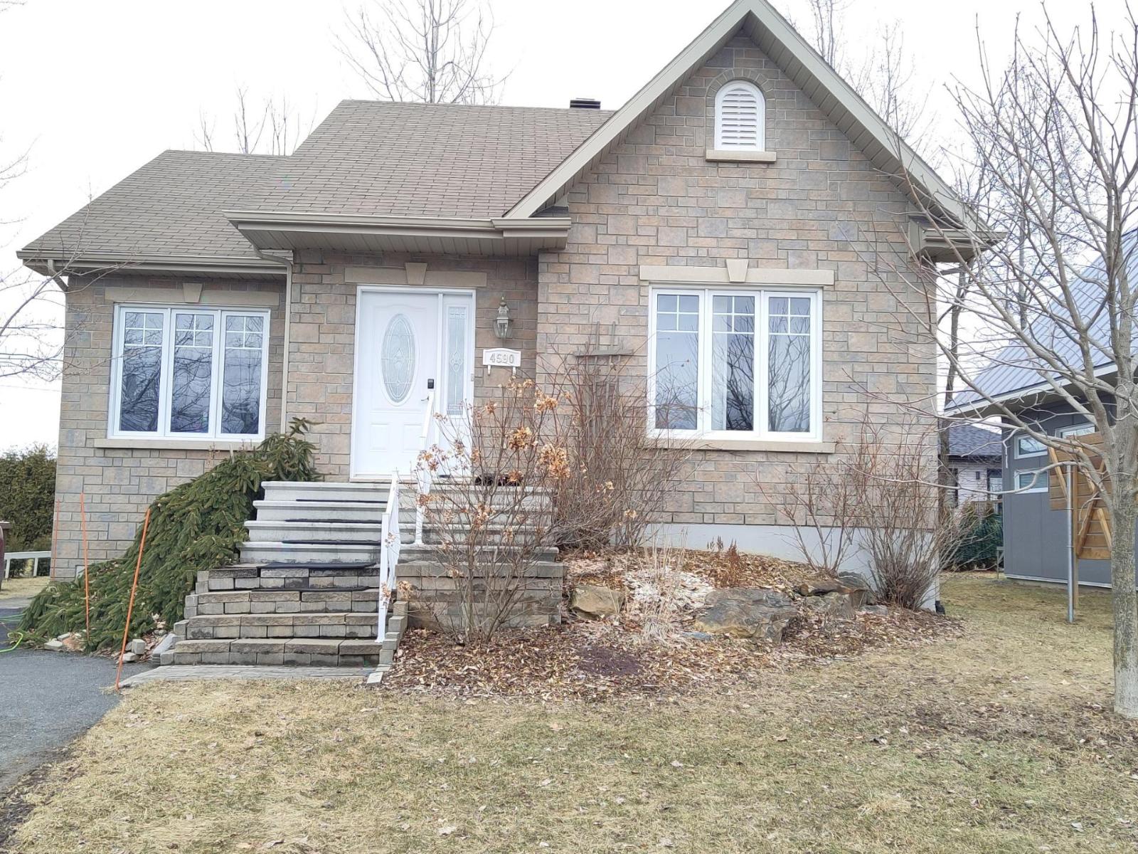 4590 Rue Brousseau