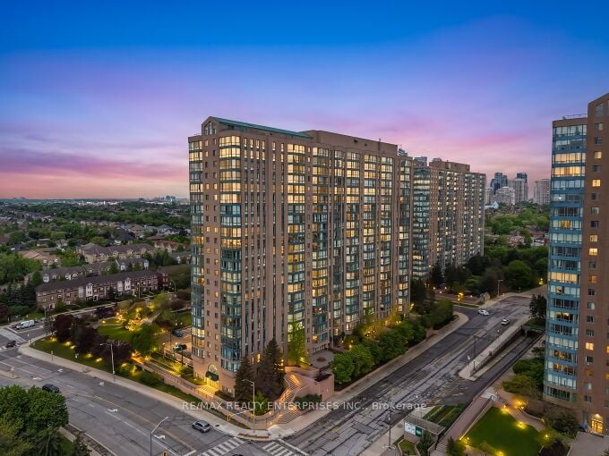 2016-145 Hillcrest Avenue, Mississauga, ON, L5B 3Z1