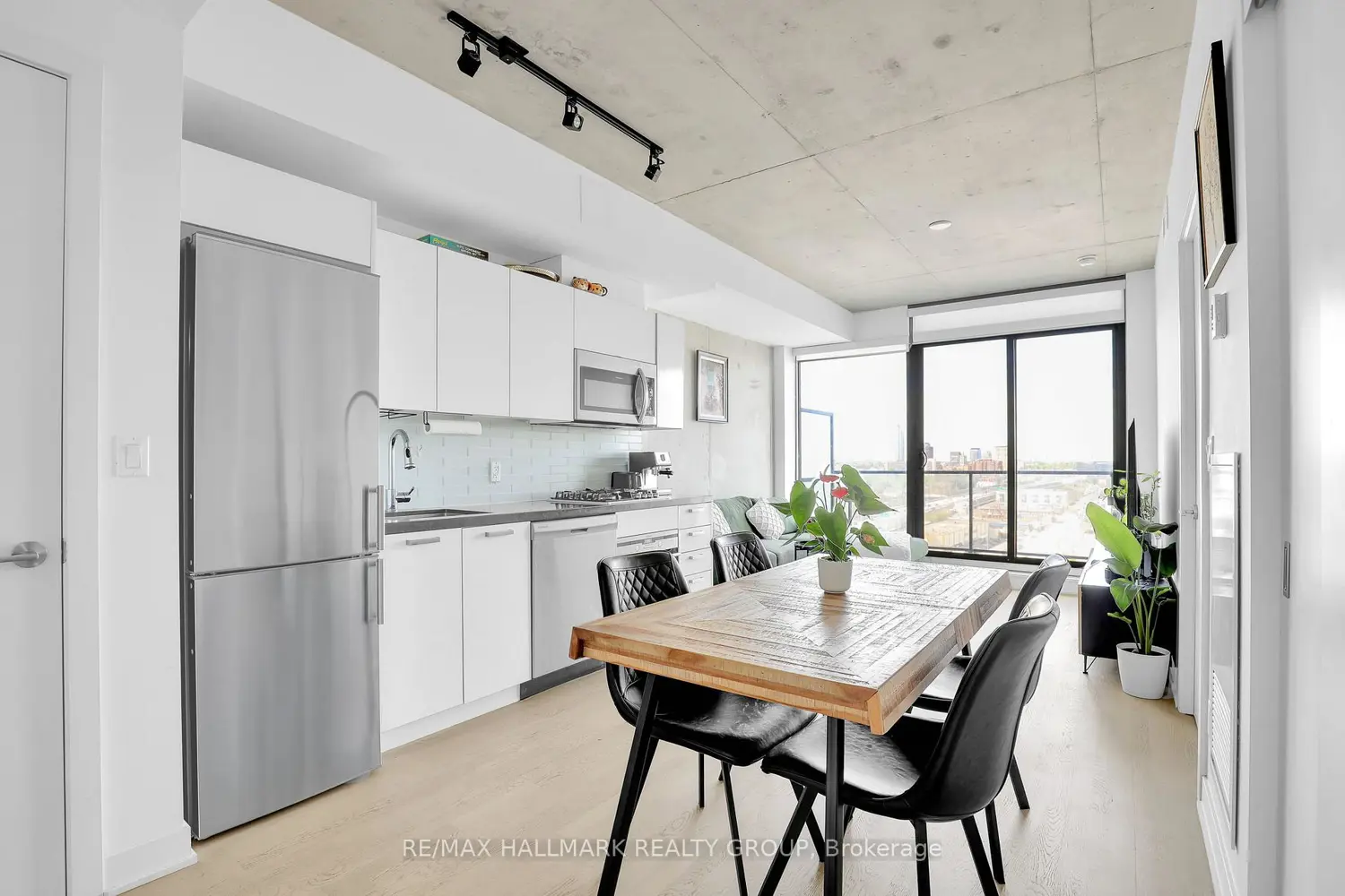 Additional image 6 of 203 Catherine Street 1204