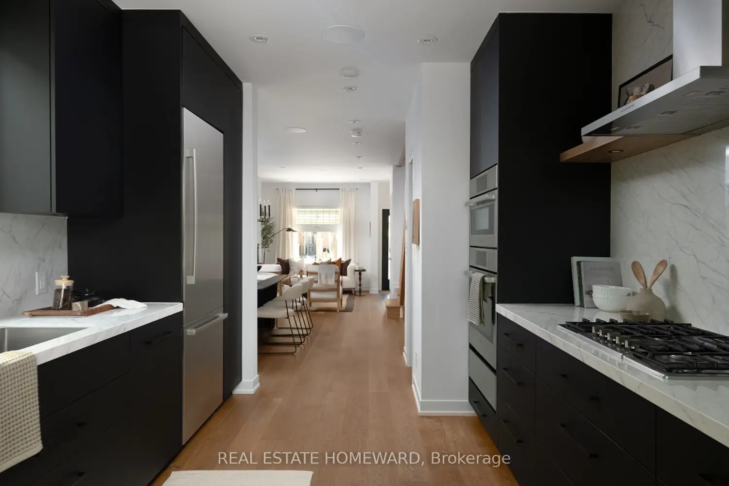 204 Bain Avenue photo 5