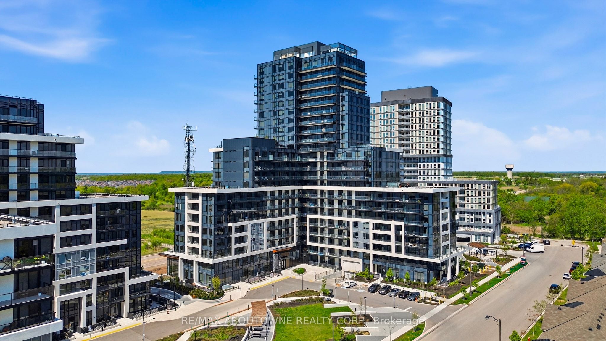 Additional image 2 of 1602-3220 William Coltson Avenue, Oakville, ON, L6H 7W6
