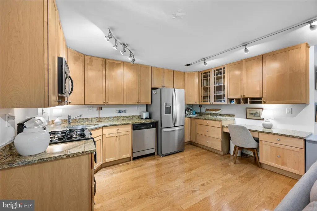 Additional image 10 of 4840 Macarthur Boulevard NW Unit 402, Washington, DC 20007