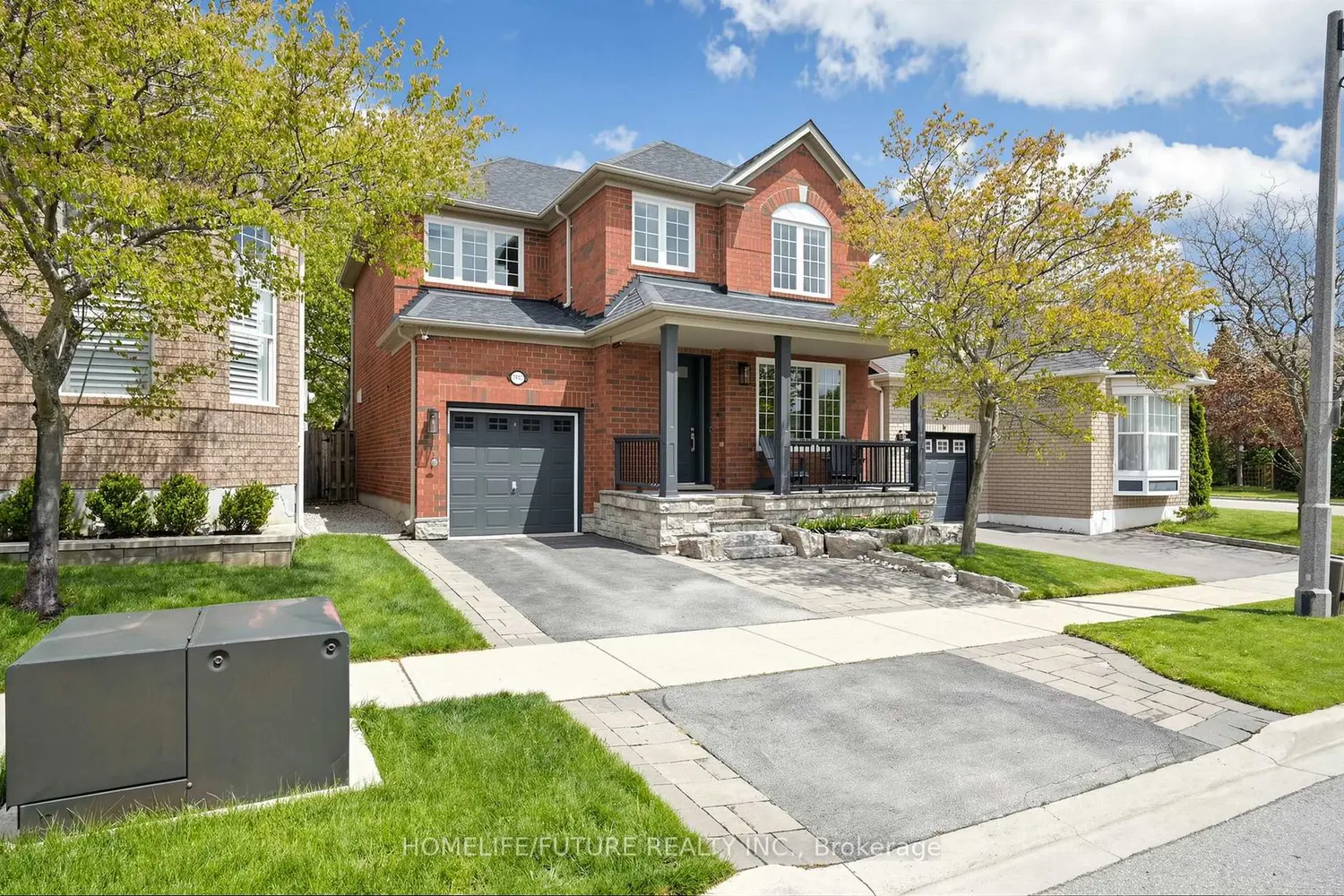 2440 Hollybrook Drive