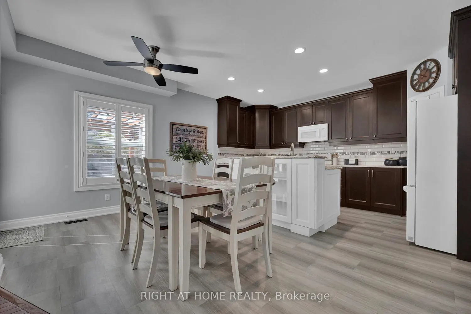 75 Auburn Lane photo 4