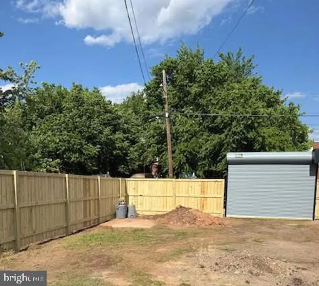 1175 46th Place SE, Washington, DC 20019