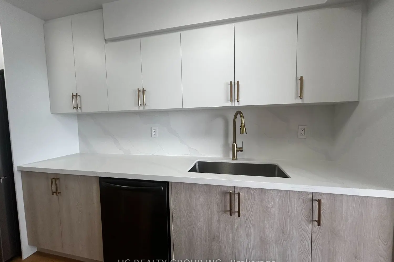 350 Seneca Hill Drive 1611 photo 5