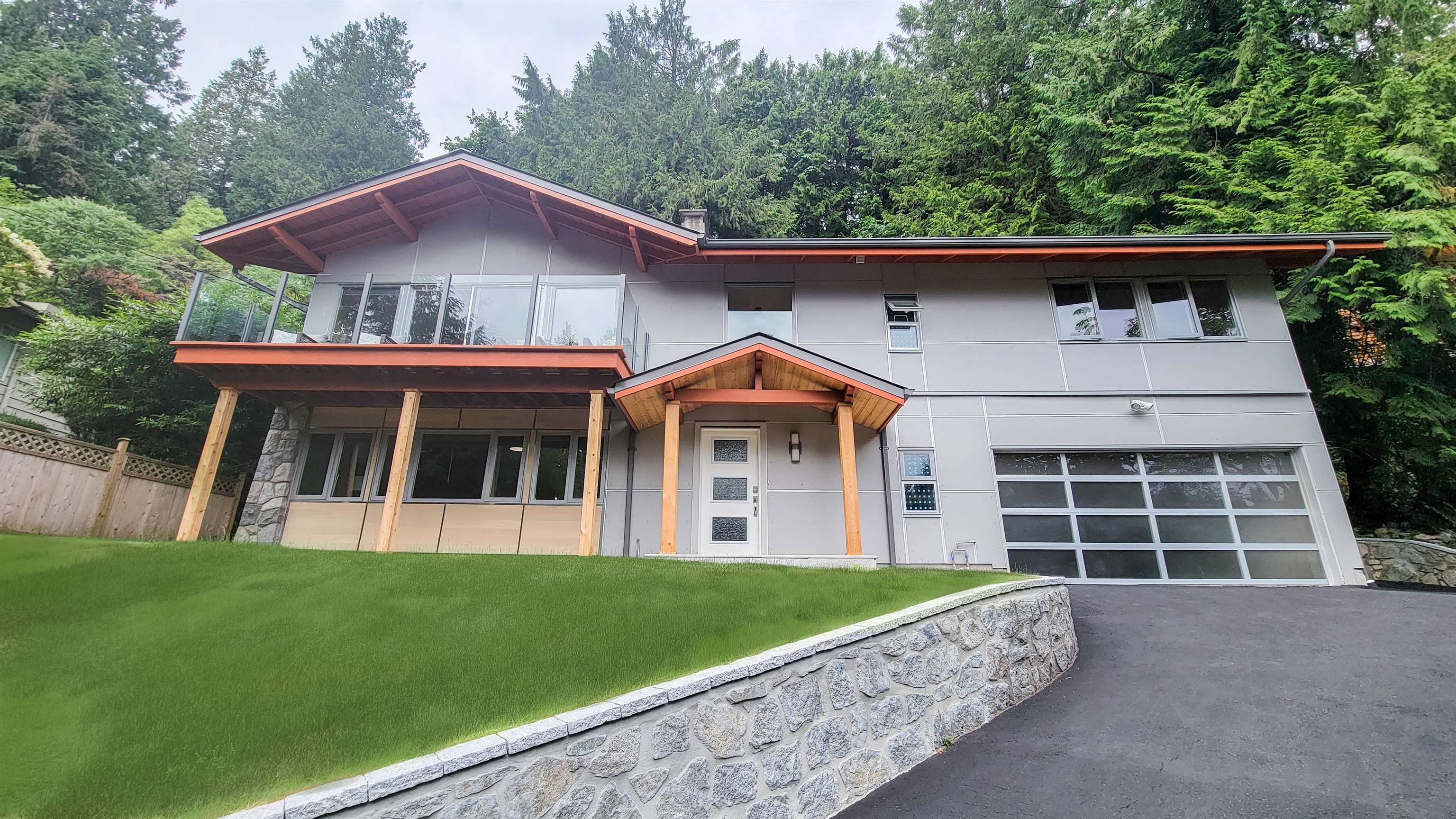 3907 Bayridge Place, West Vancouver, BC, V7V 3K2