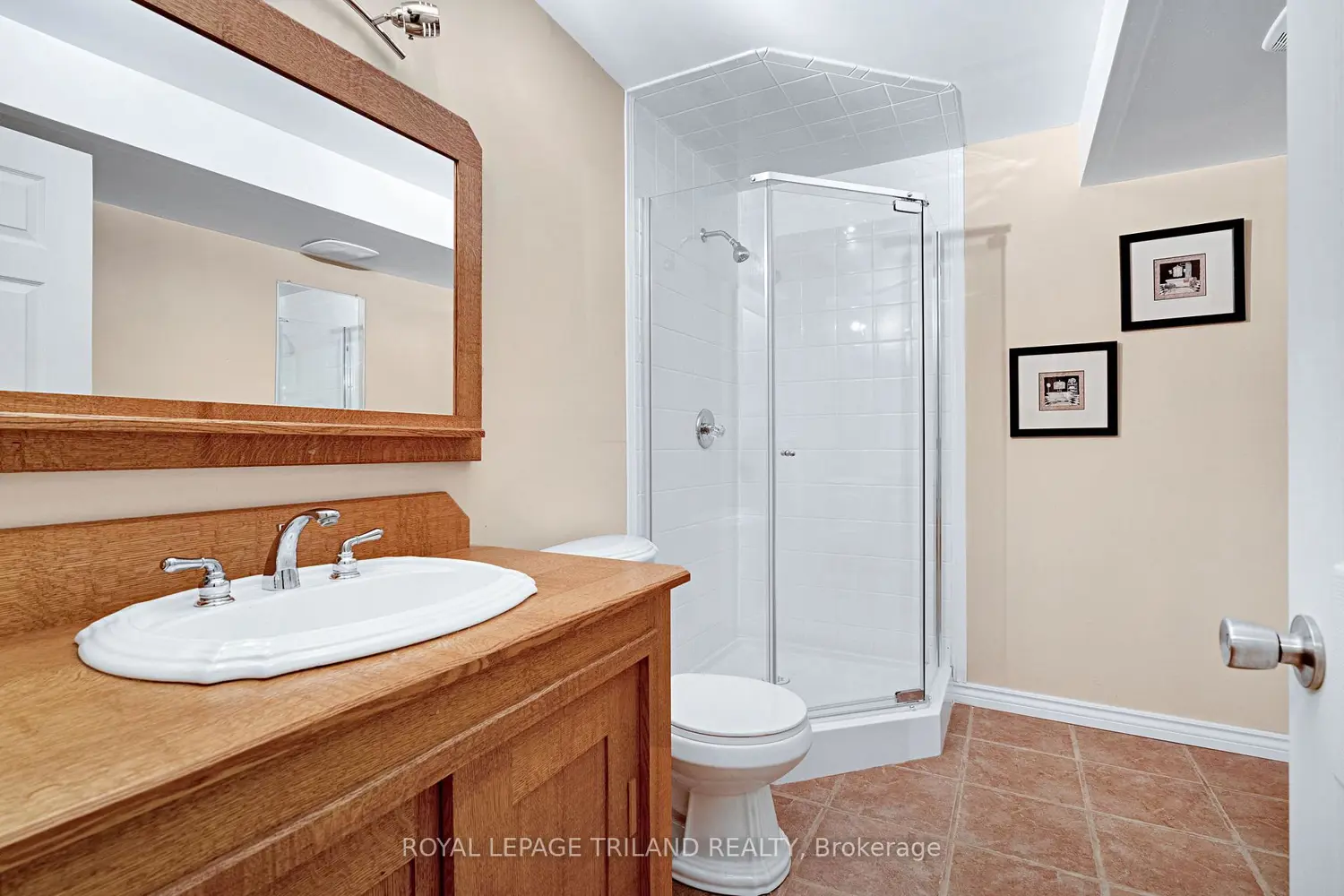 Additional image 15 of 998 Gabor Street