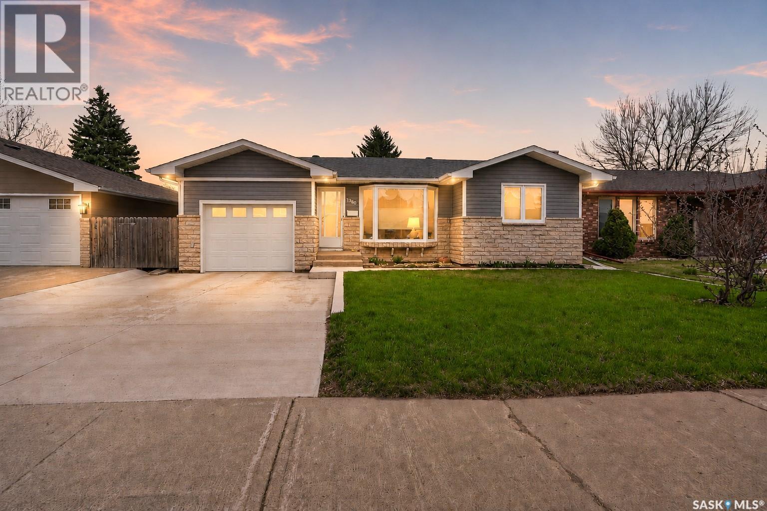 1380 Regal CRESCENT