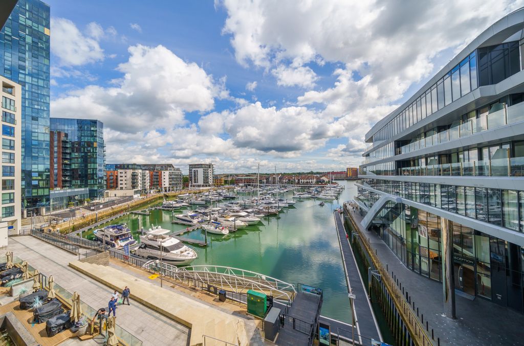 Additional image 9 of 3 bed flat for saleMaritime Walk, Ocean Village, Southampton SO14