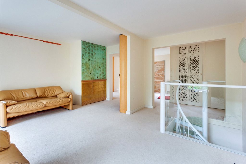 Additional image 11 of 3 bed flat for salePhyllis Court Drive, Henley-On-Thames, Oxfordshire RG9