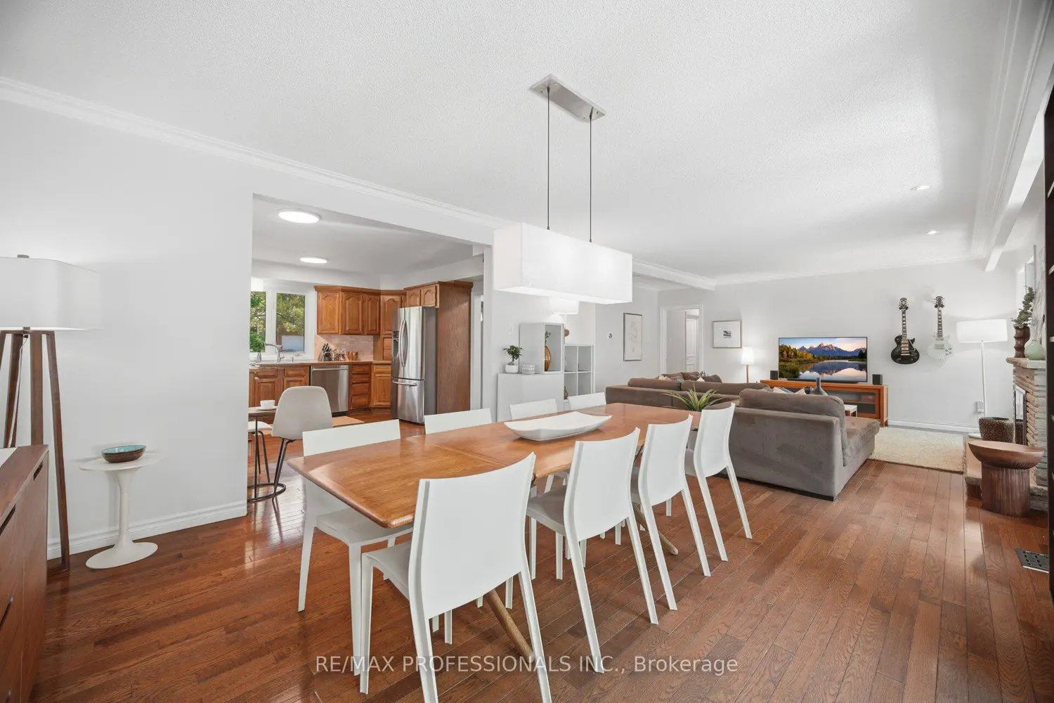 10 Cosway Court photo 2