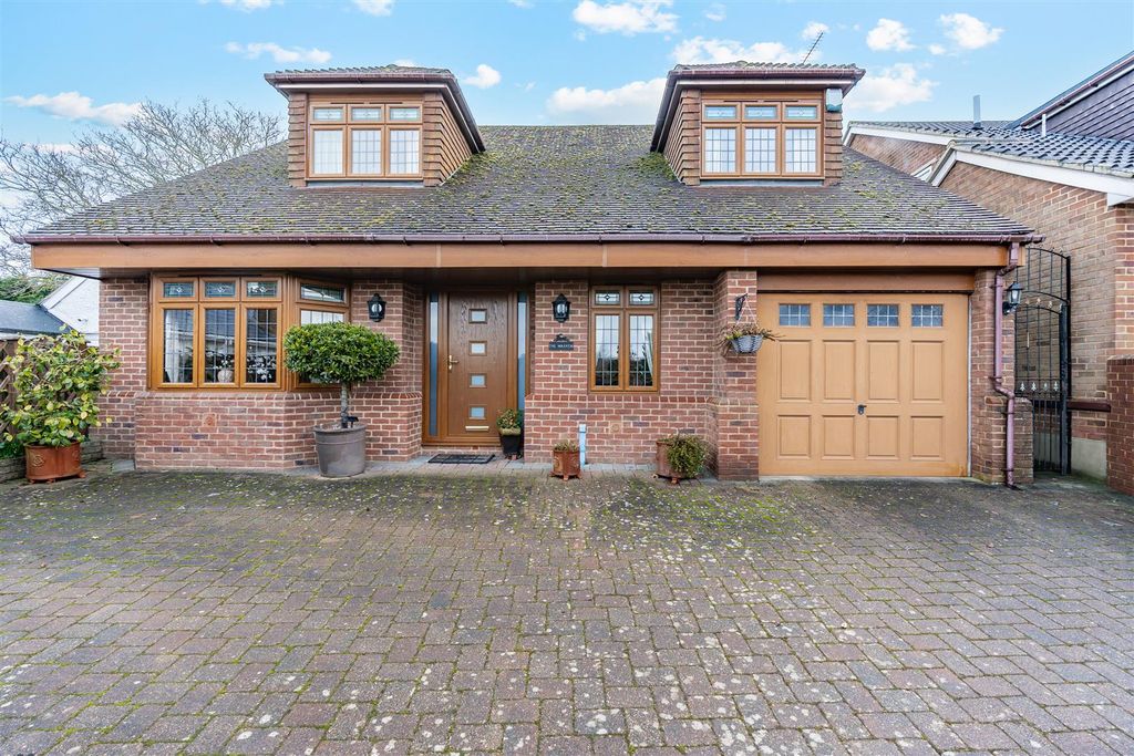 3 bed detached house for saleWrotham Road, Meopham DA13