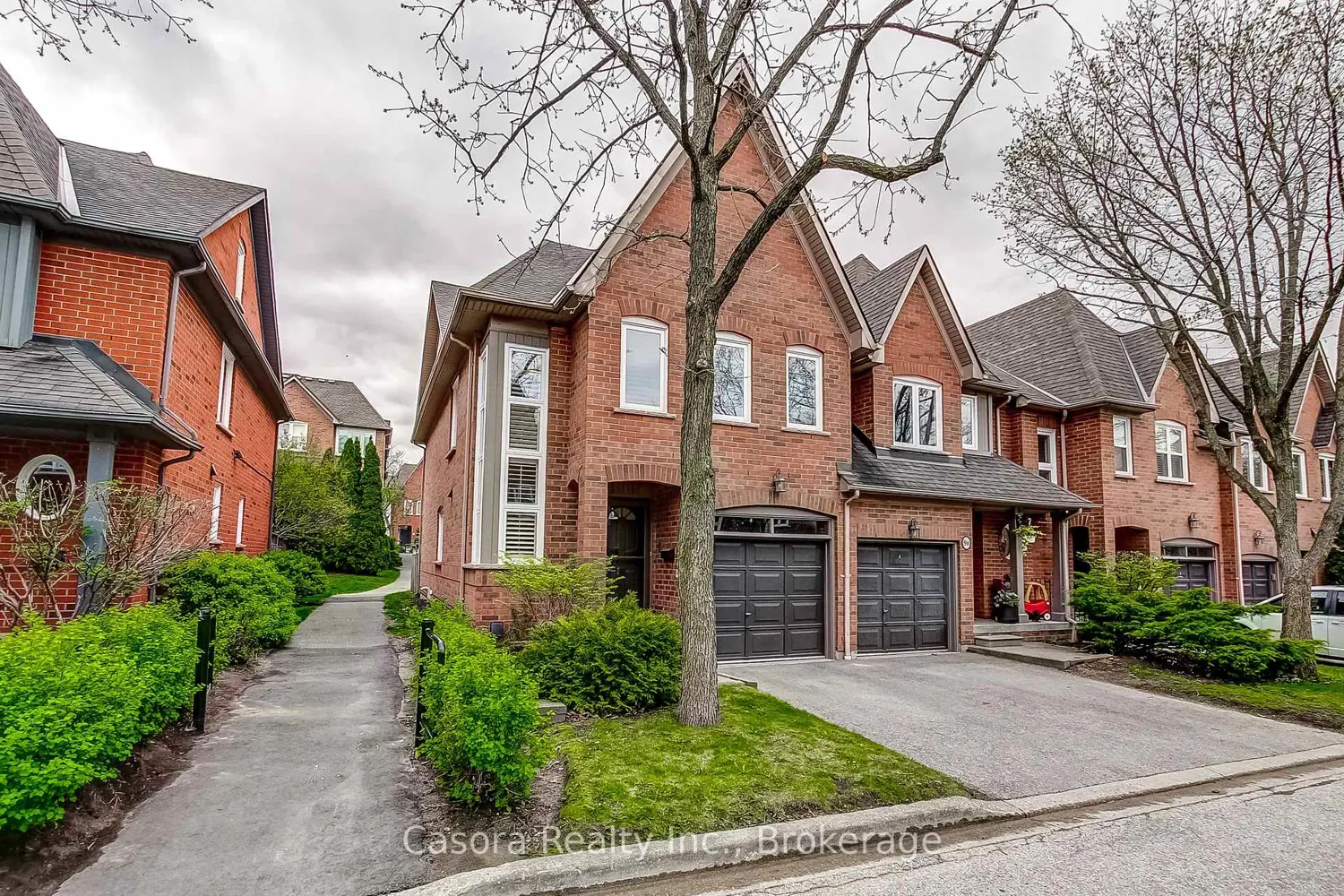 1084 Queen Street 8B
